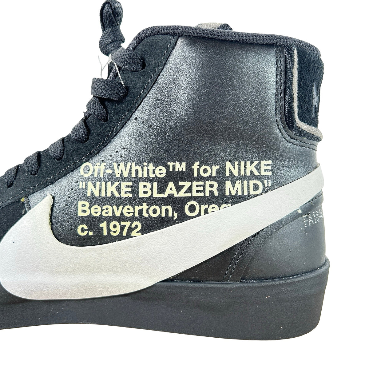 AA3832 001 Nike Blazer Off-White Black - 8.5 M (Yellowing)