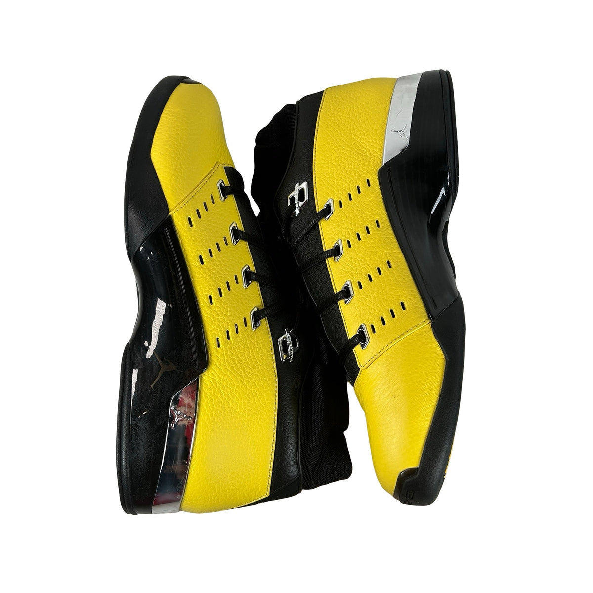 SP18 MNJDLS 546 Jordan 17 Retro Low SoleFly Alternate Lightning - 13 M (Promo sample) (Marks on heel)