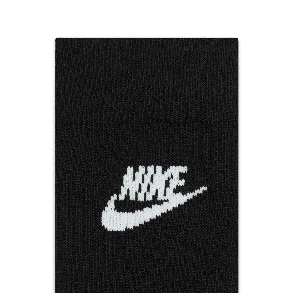 Nike Sportswear Everyday Essential Crew Socks