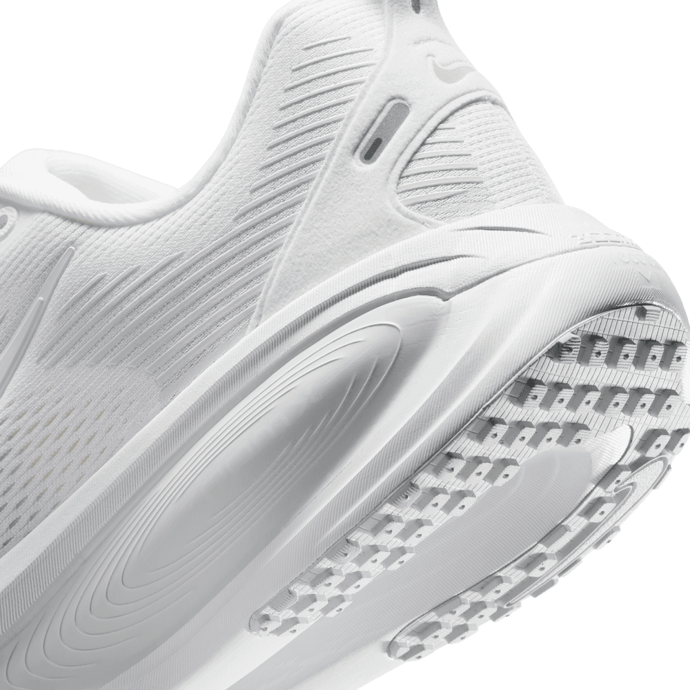 Nike Vomero 18