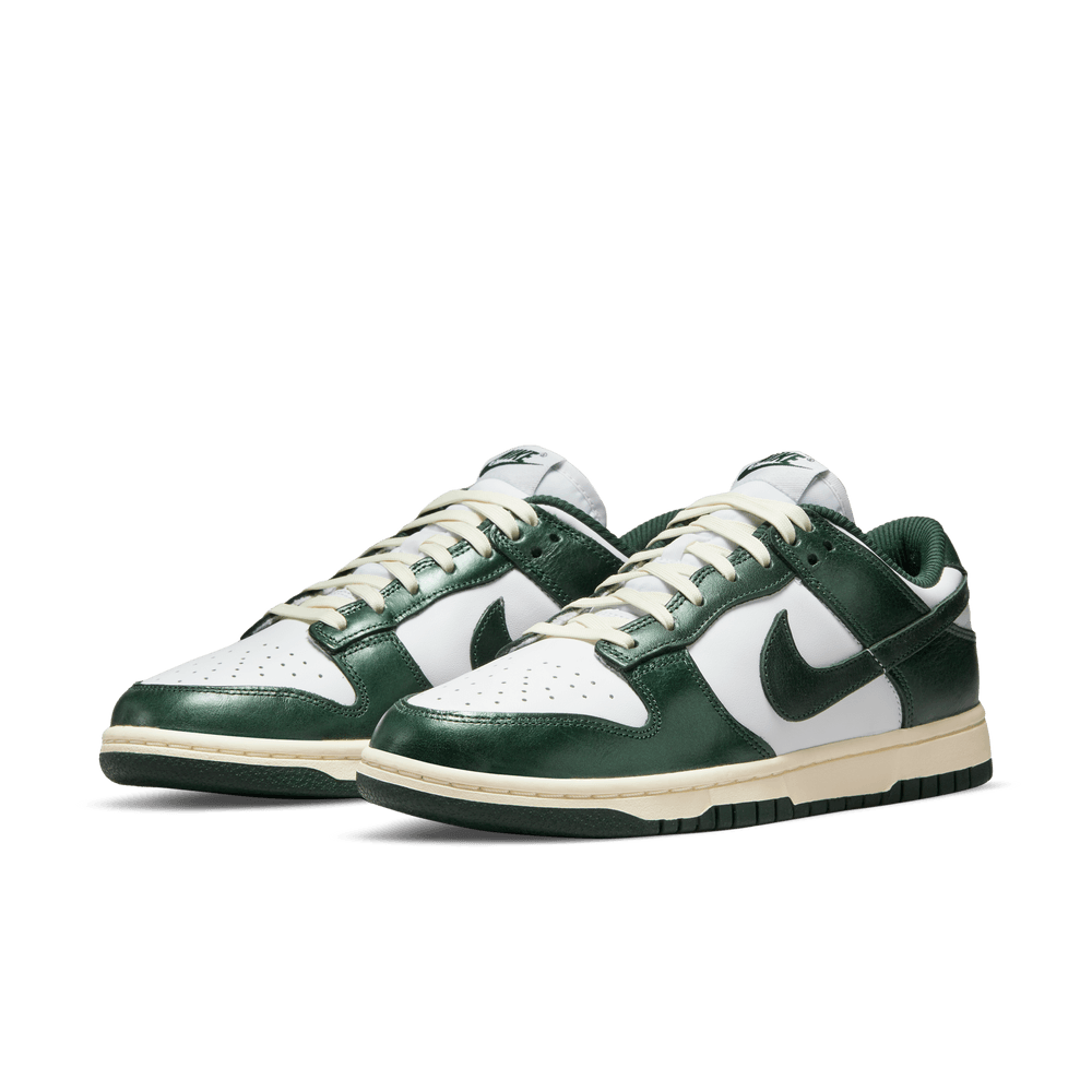 Wmns Nike Dunk Low