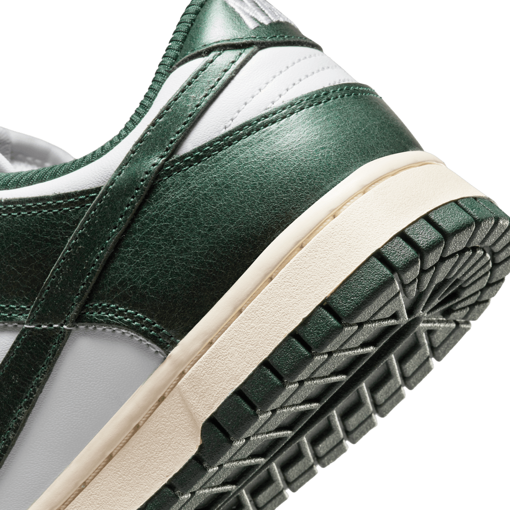 Wmns Nike Dunk Low