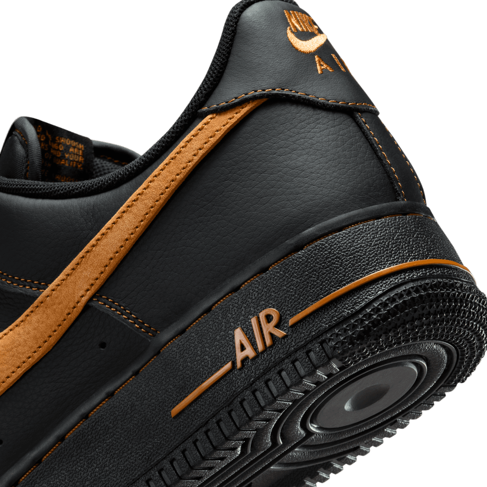 Nike Air Force 1 '07 LV8