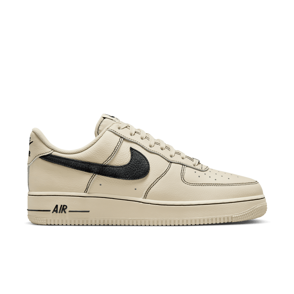 Nike Air Force 1 '07 LV8