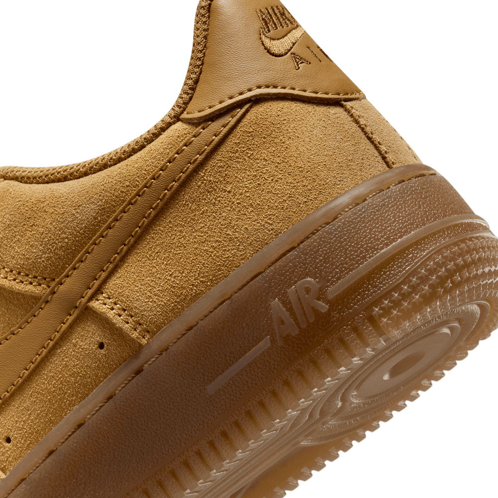 GS Nike Air Force 1 LV8