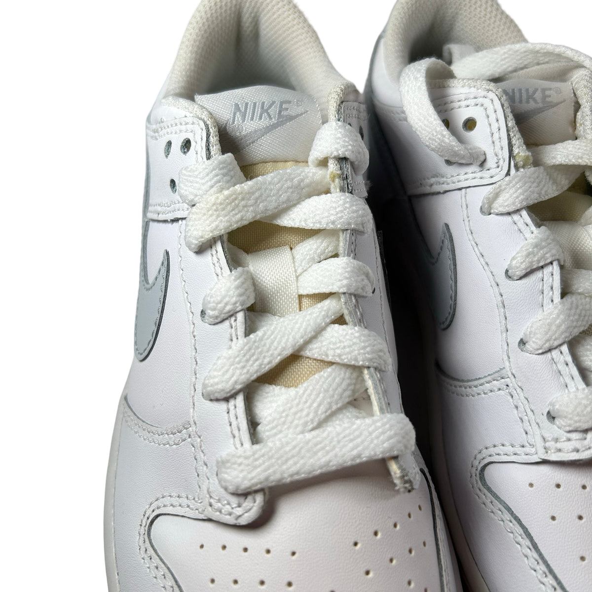 DH9756 102 Nike Dunk Low White Pure Platinum (PS) [CONDITIONAL] - 1.5Y (Yellowing Tongue)