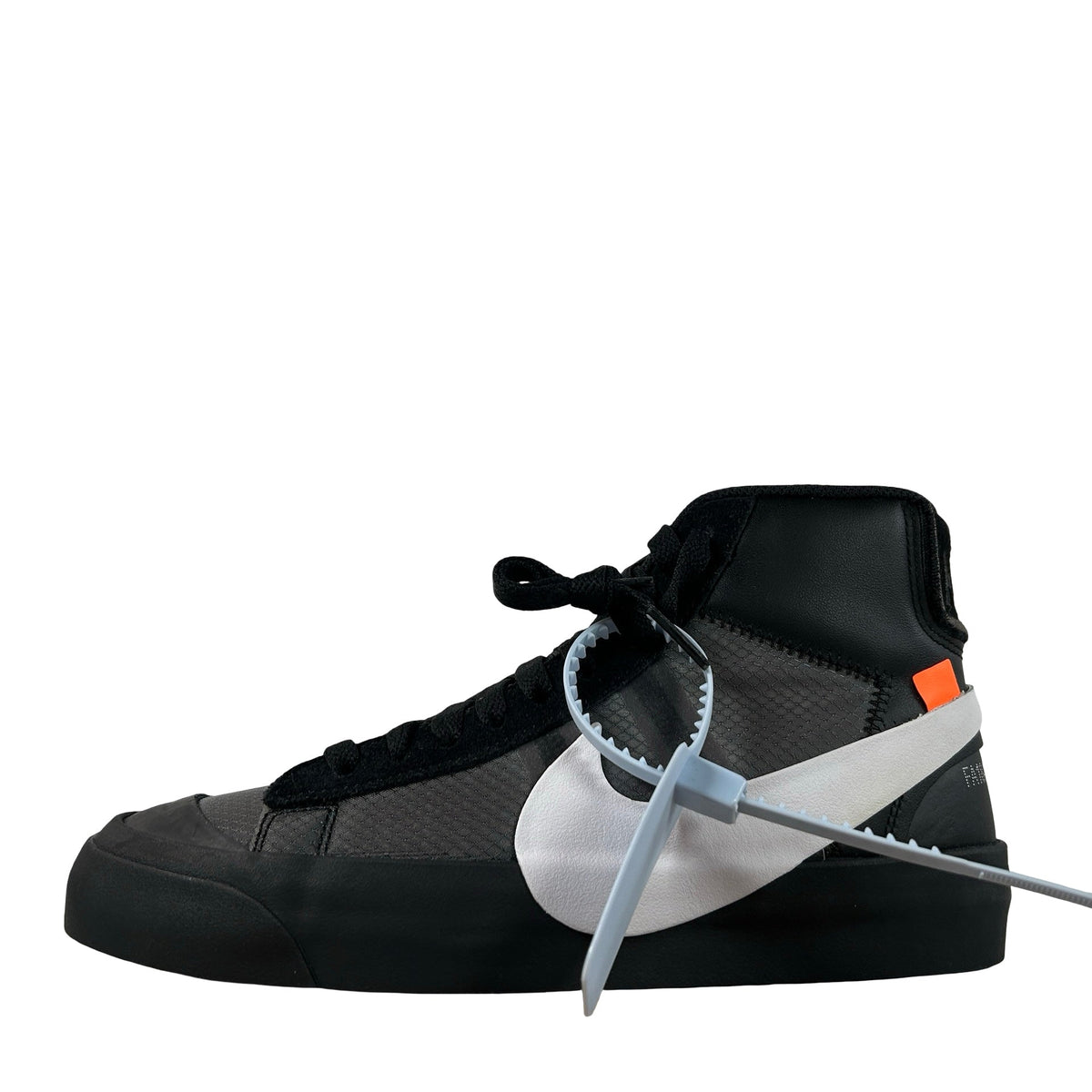AA3832 001 Nike Blazer Off-White Black - 4.5 M (Yellowing)