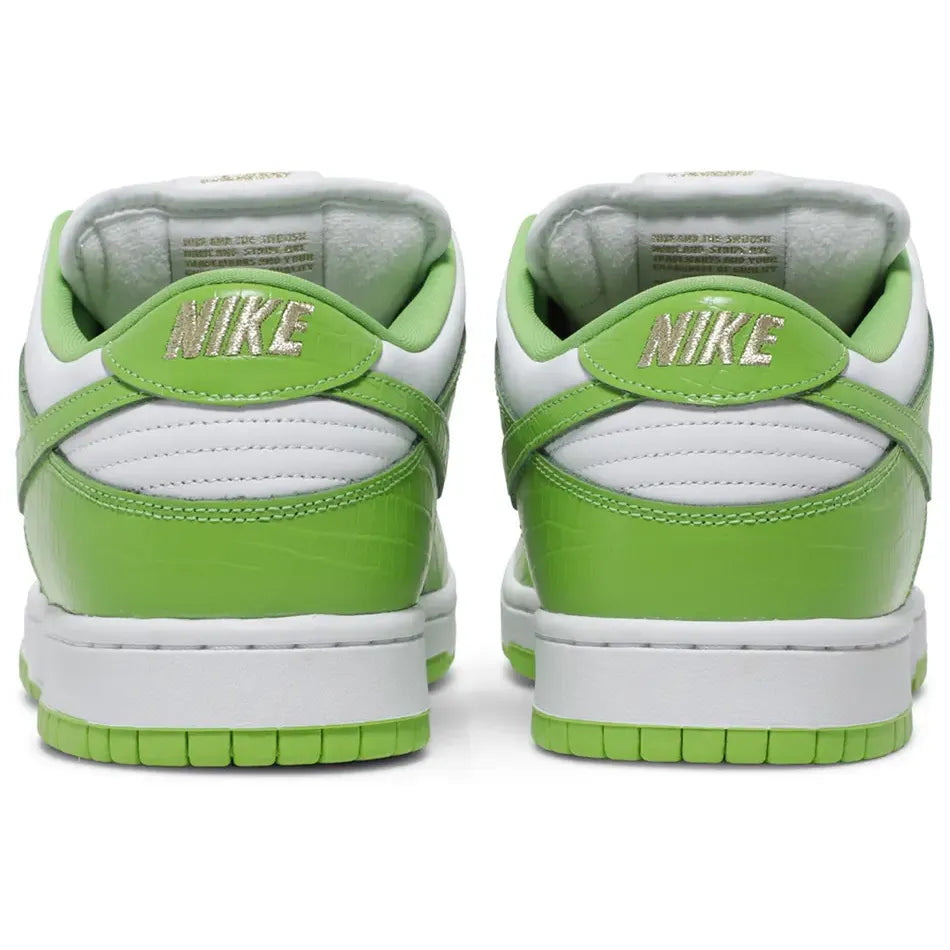 Nike SB Dunk Low Supreme Stars Mean Green (2021)