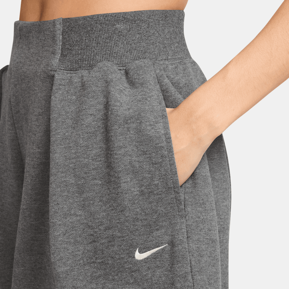 Wmns Nike Studio Fleece Lightweight High-Waisted Pleated Shorts