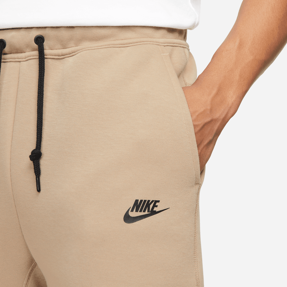 Nike Sportswear Tech Fleece Slim Fit Jogger