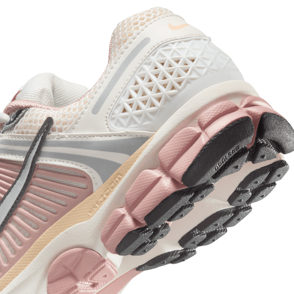 Wmns Nike Zoom Vomero 5