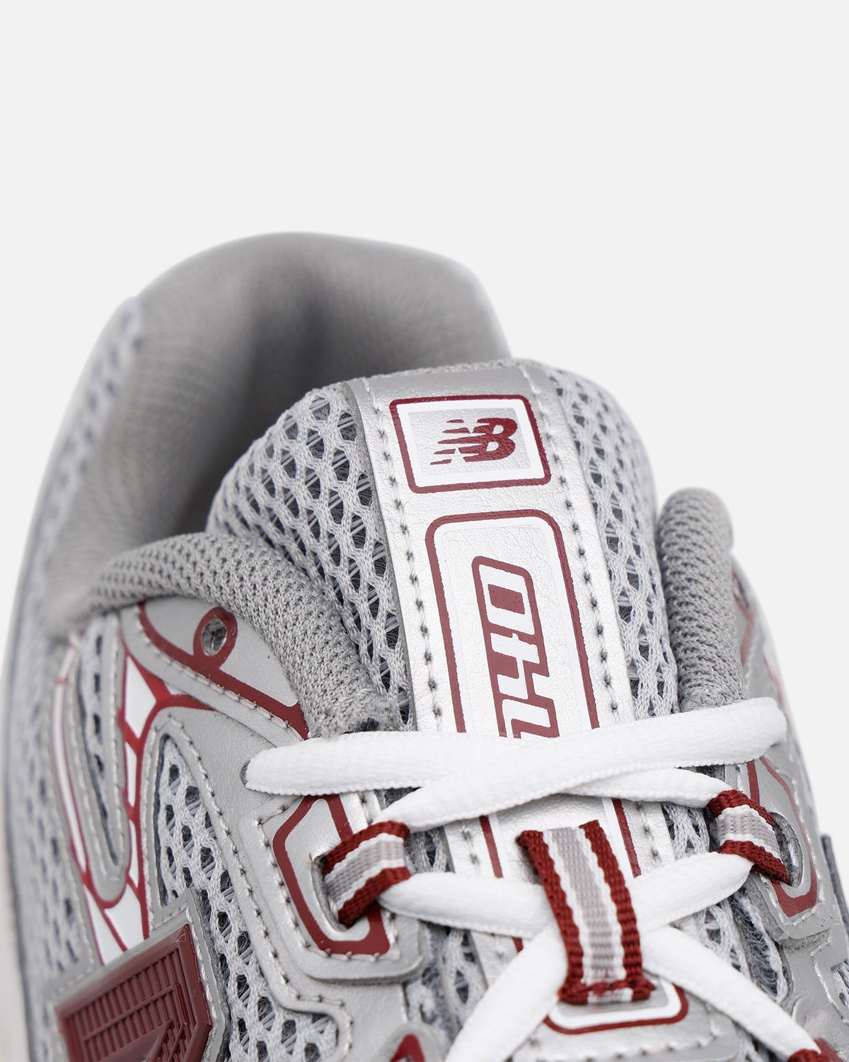 New Balance 740 Burgundy